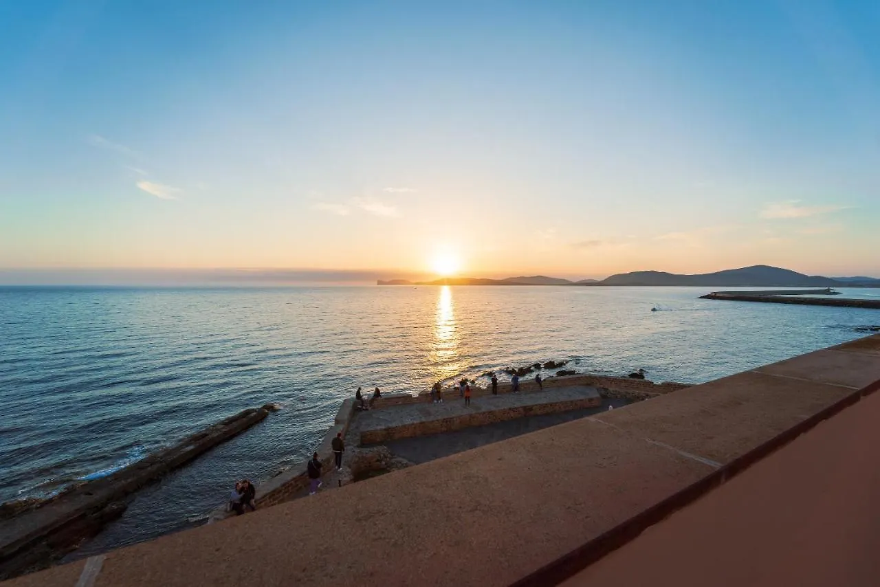 Sea Front Terrace Marco Polo Apartment Alghero